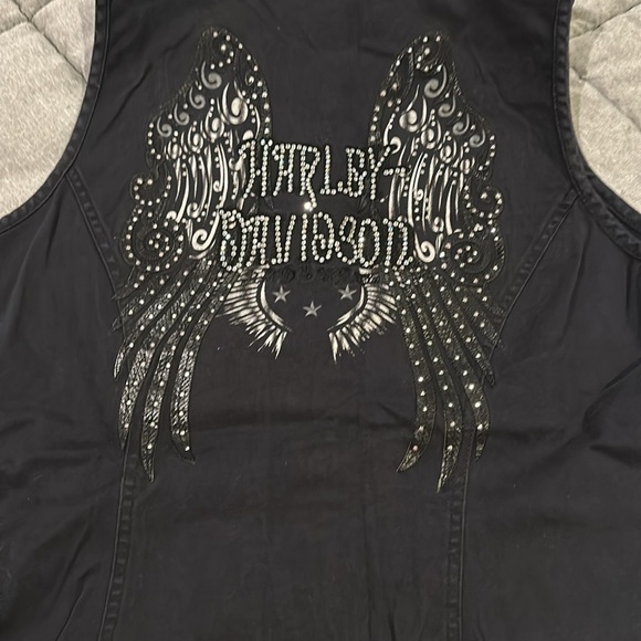 Harley-Davidson. No sleeve zip up top. Missing some bling on the front. - Picture 3 of 3